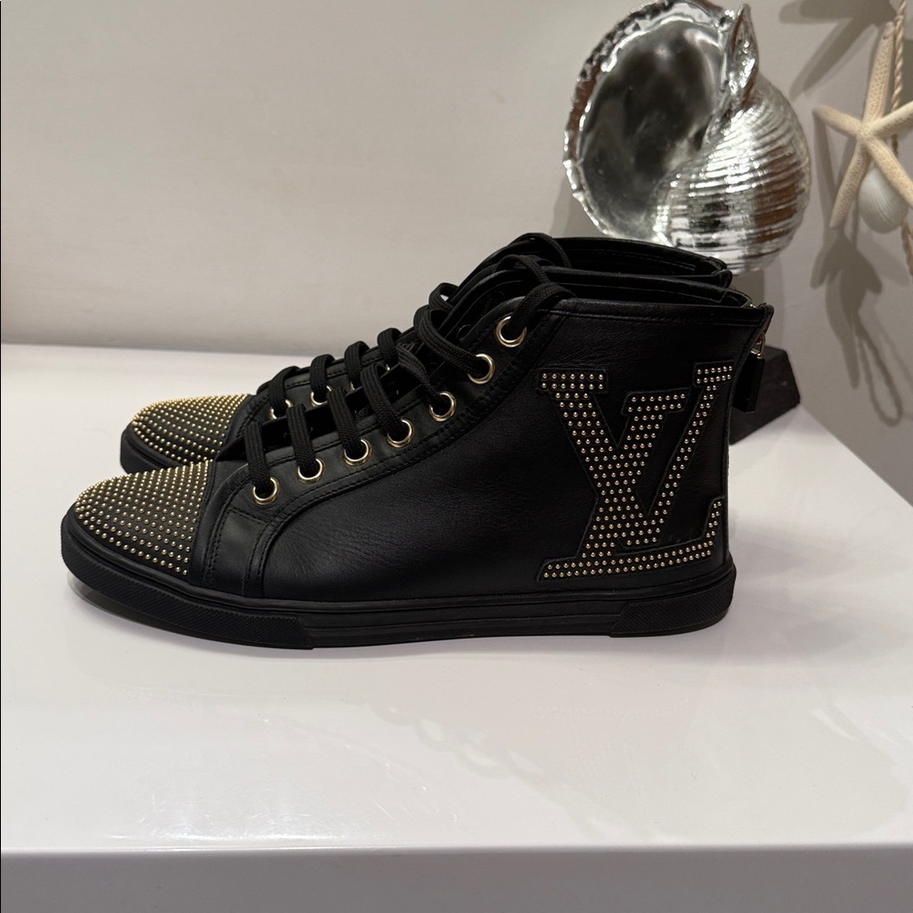 Louis Vuitton Black High-Top leather Studded Sneakers - Women